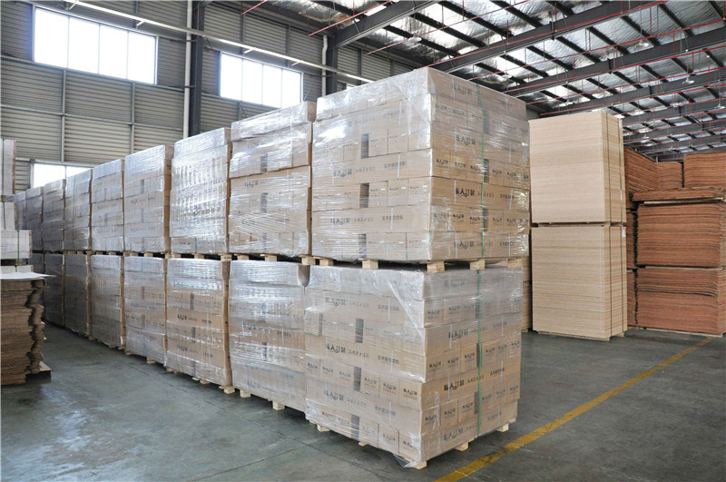 Packaging Warehouse01